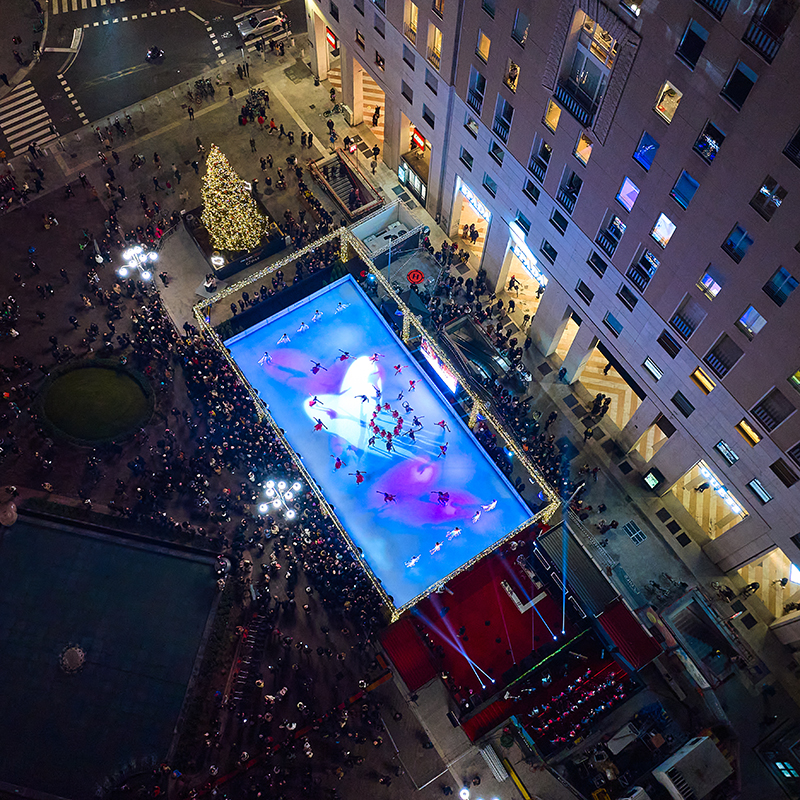 Urban Activation - US UP & Below the line - Pista di pattinaggio Piazza San Babila