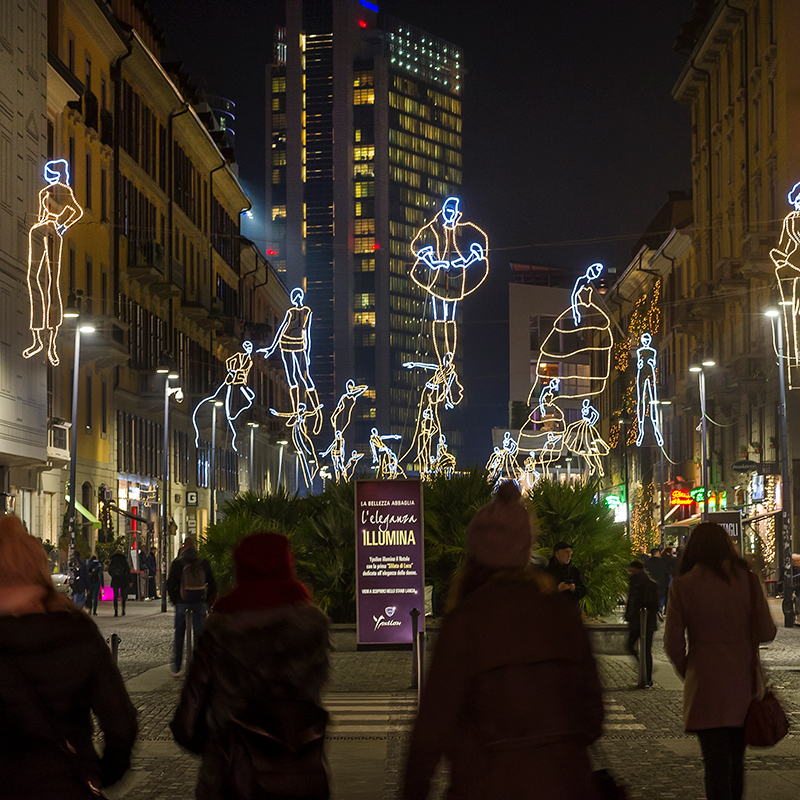 Urban Activation - US UP & Below the line - Luminarie Lancia
