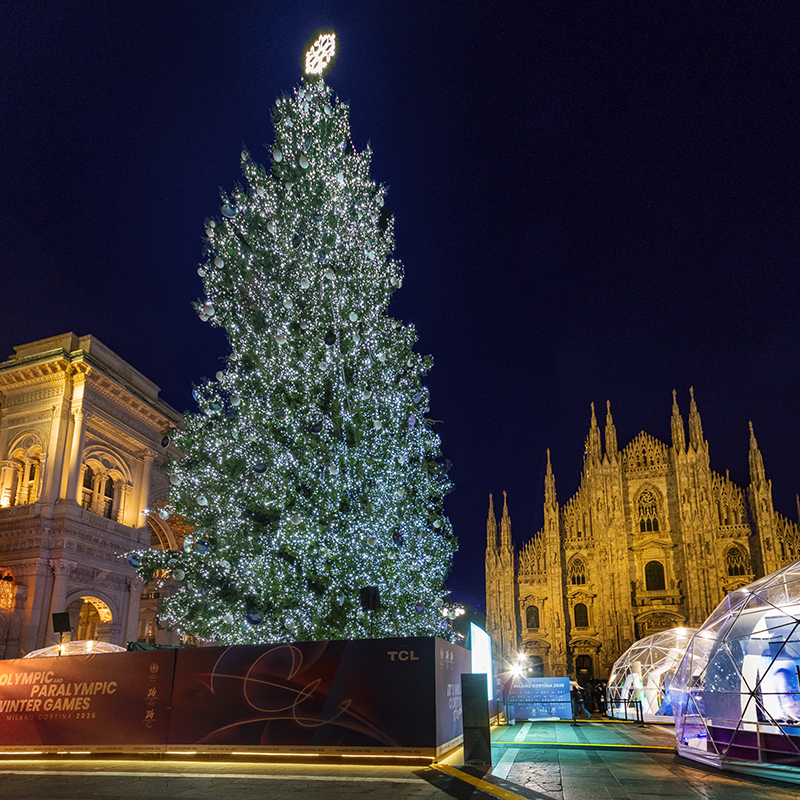 Urban Activation - US UP & Below the line - Albero di Natale Piazza Duomo 2025